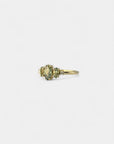 Anello in oro giallo con marquise di zaffiri verdi e diamanti bianchi