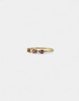 Anello in oro giallo con rodoliti e diamanti bianchi