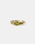 Yellow gold ring with five gradient stones - Peridot