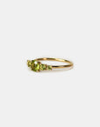 Yellow gold ring with five gradient stones - Peridot