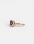 Yellow gold ring with square amethyst and white diamonds