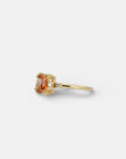 Anello in oro giallo con citrino quadrato e diamanti bianchi