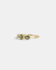 Anello con zaffiri verdi taglio rosetta e diamanti bianchi