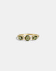 Anello con zaffiri verdi taglio rosetta e diamanti bianchi