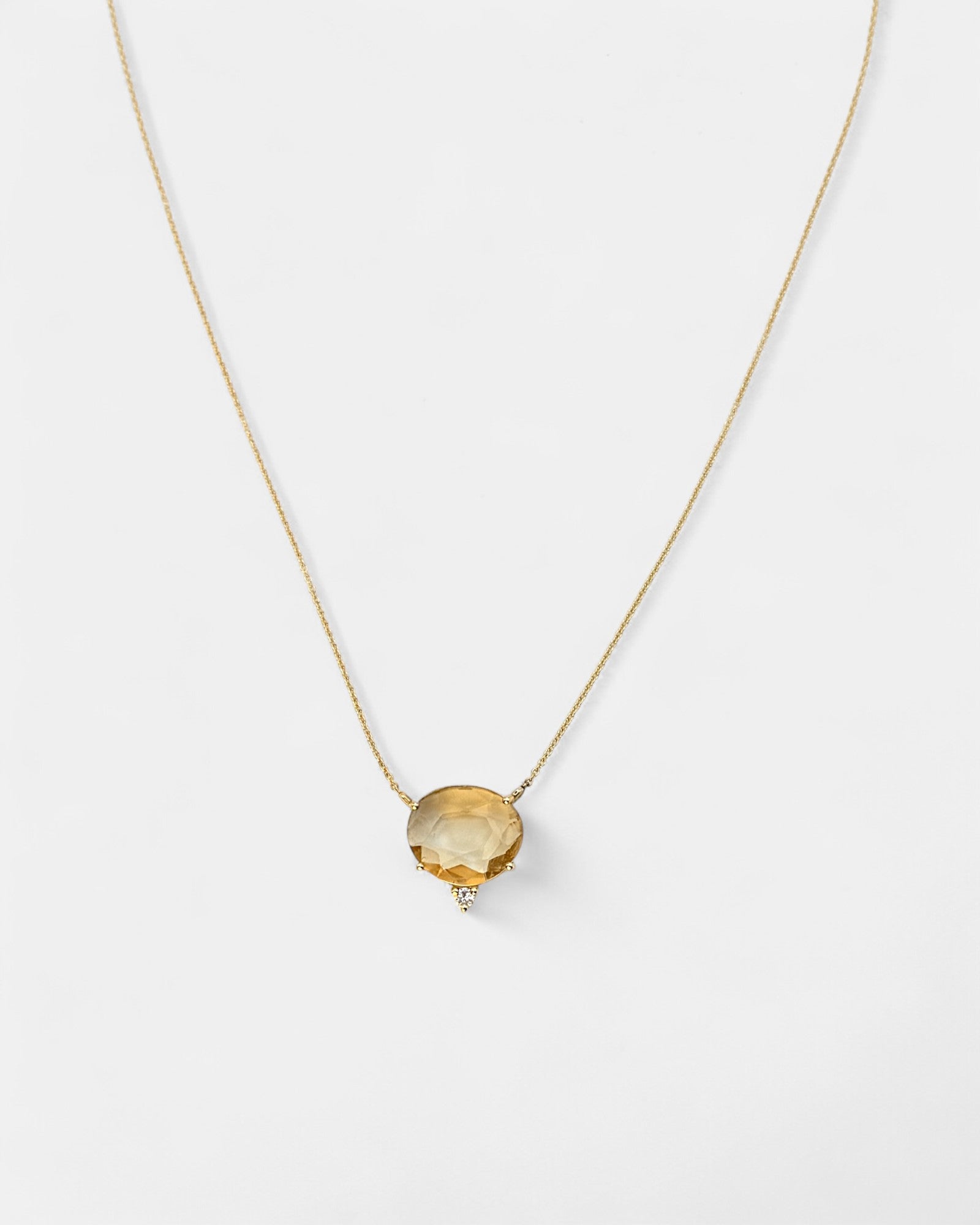 Collana in oro giallo con citrino e diamante bianco