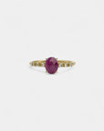Yellow gold ring with vertical ruby ​​and white diamonds
