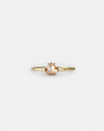 Anello in oro giallo con diamante champagne e diamanti bianchi