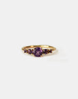 Yellow gold ring with five gradient stones - Amethyst