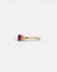 Yellow gold ring with rose-cut ruby ​​and white diamonds
