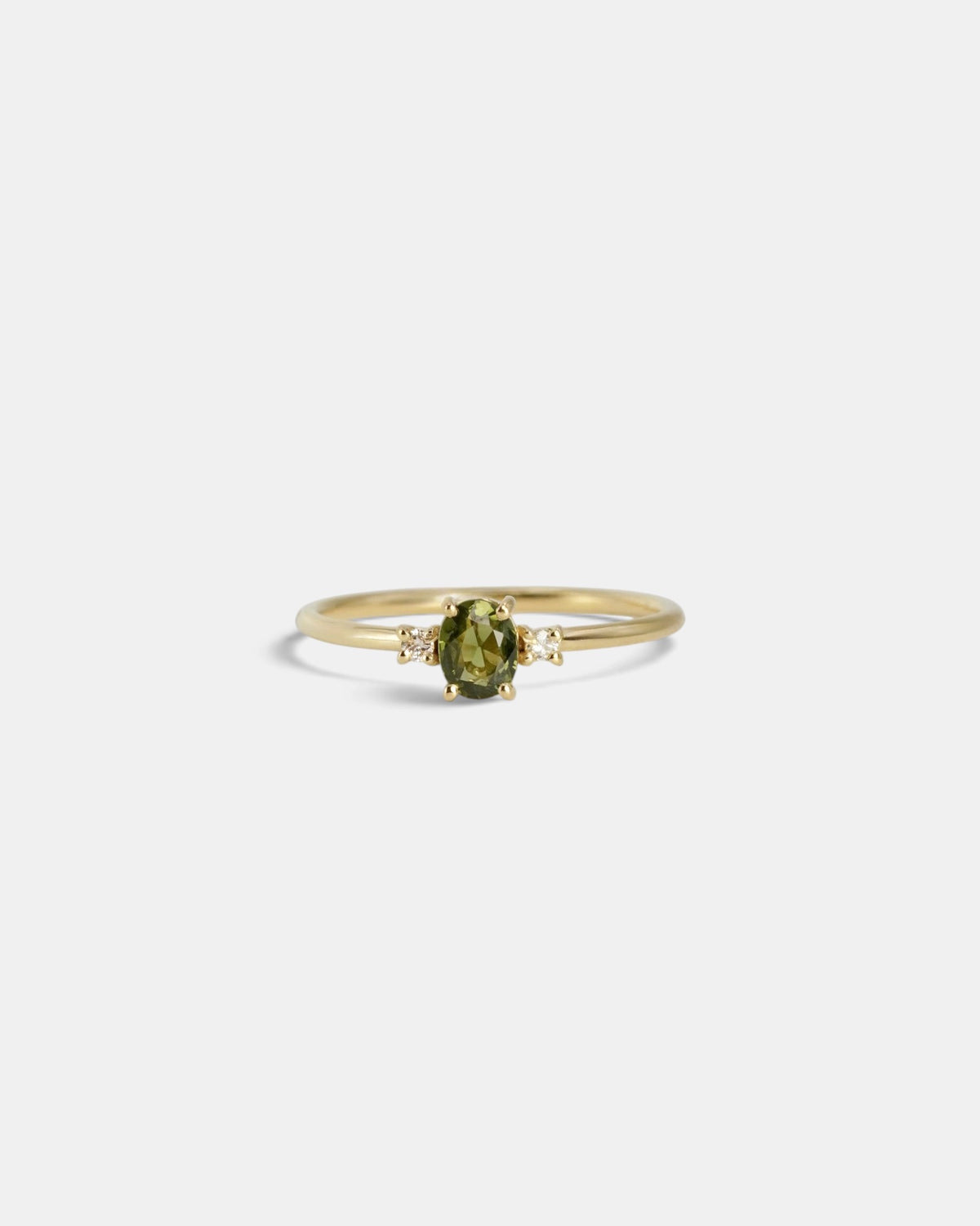 Anello in oro giallo con zaffiro verde taglio rosetta e diamanti