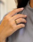 Anello con zaffiri verdi taglio rosetta e diamanti bianchi