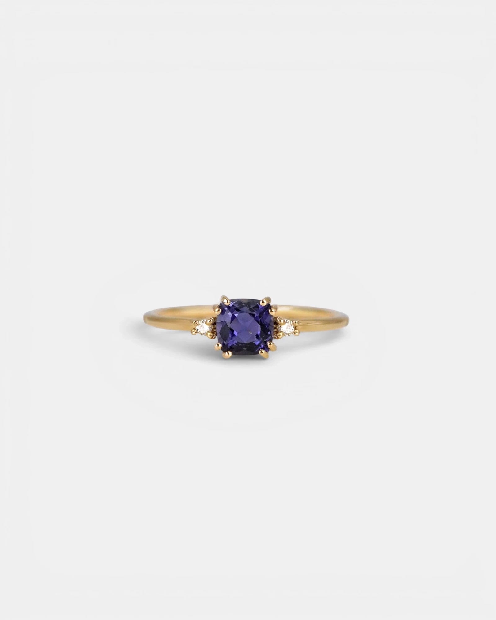 Yellow gold ring with square citrine and two white diamonds