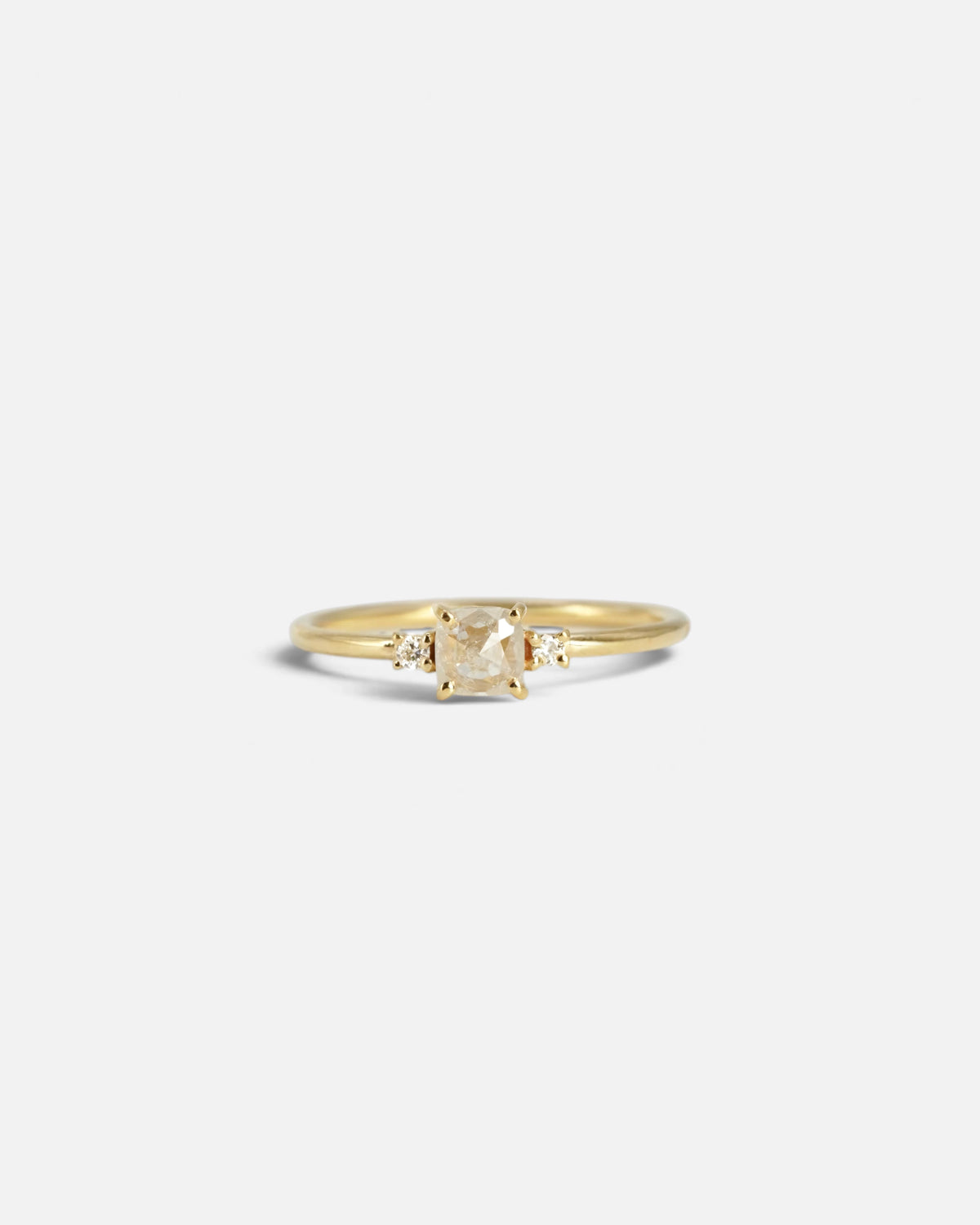Yellow gold ring with ice diamond and white diamonds