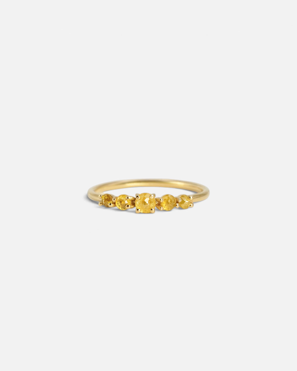 Yellow gold ring with five ice diamonds 