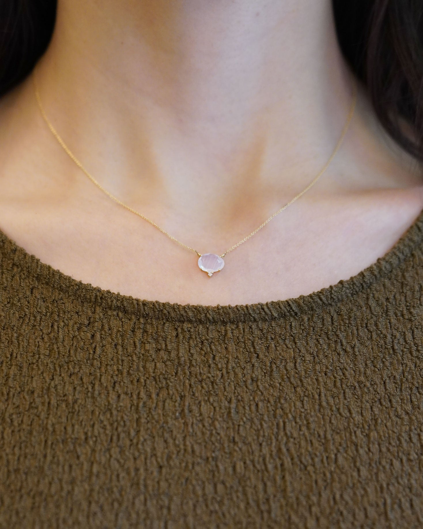 Yellow gold necklace with citrine and white diamond