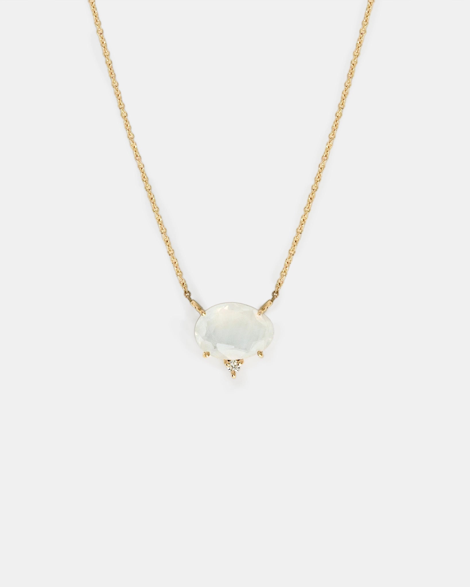 Yellow gold necklace with citrine and white diamond