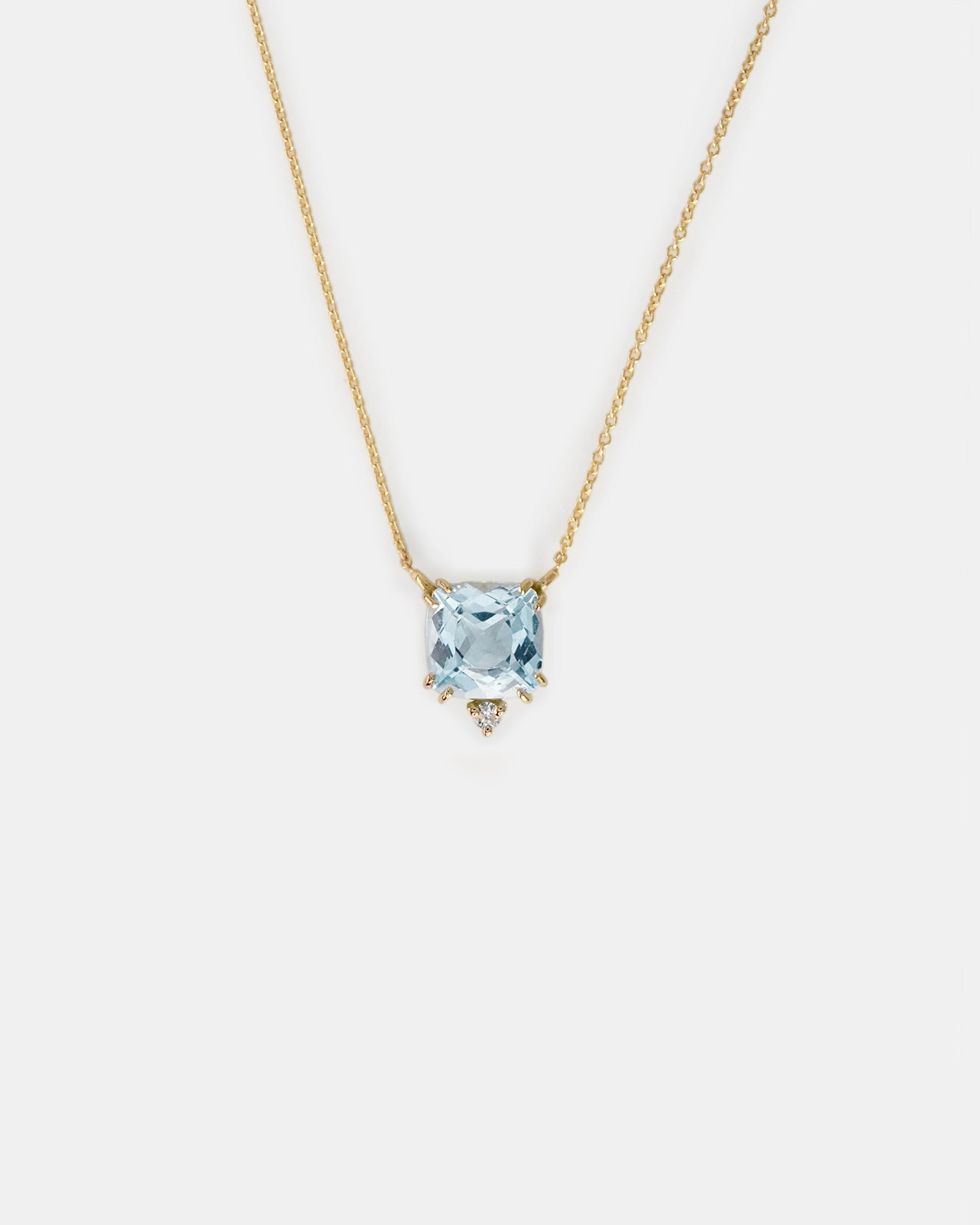 Collana in oro giallo con acquamarina quadrata e diamante bianco