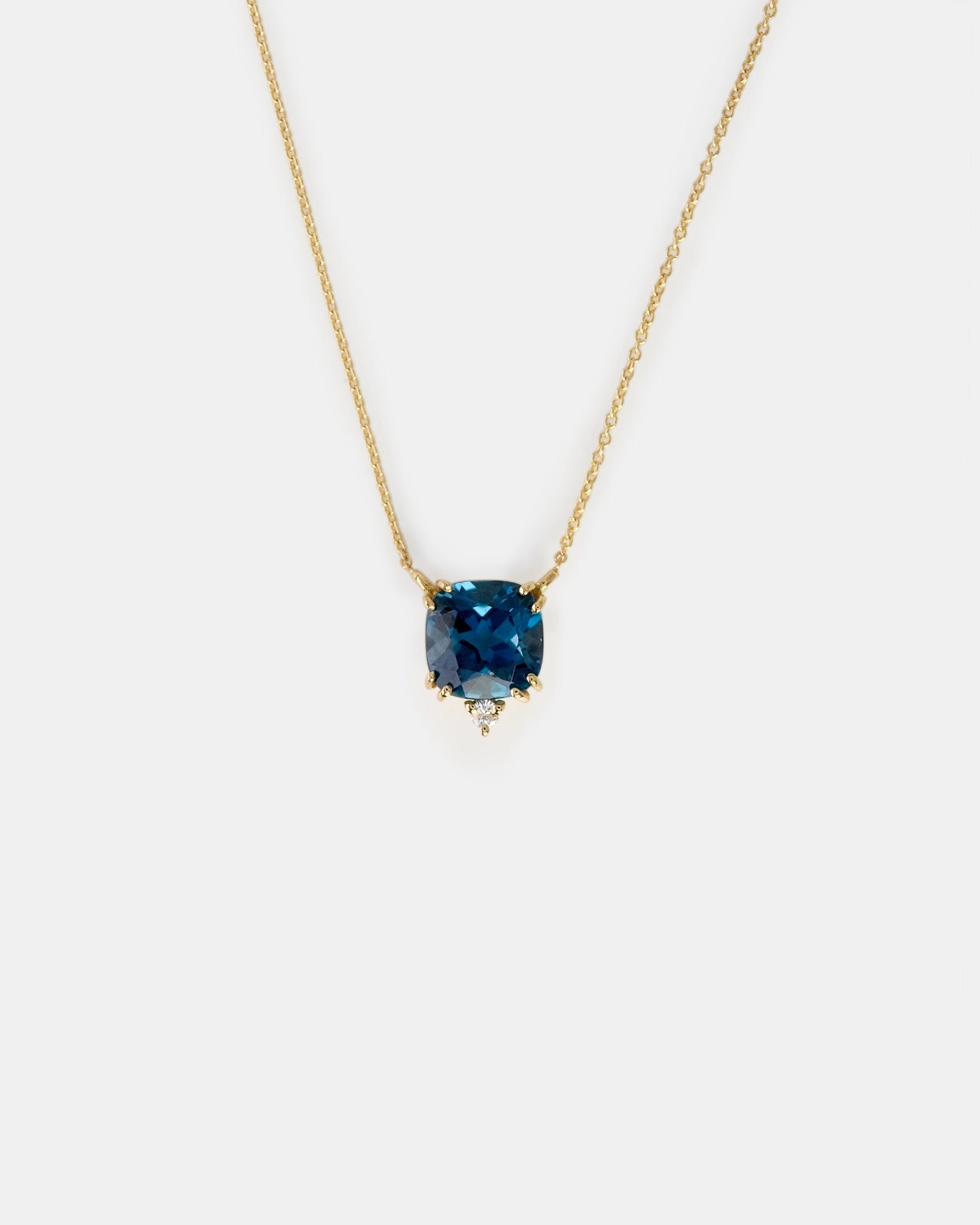 Collana in oro giallo con topazio London quadrato e diamante bianco