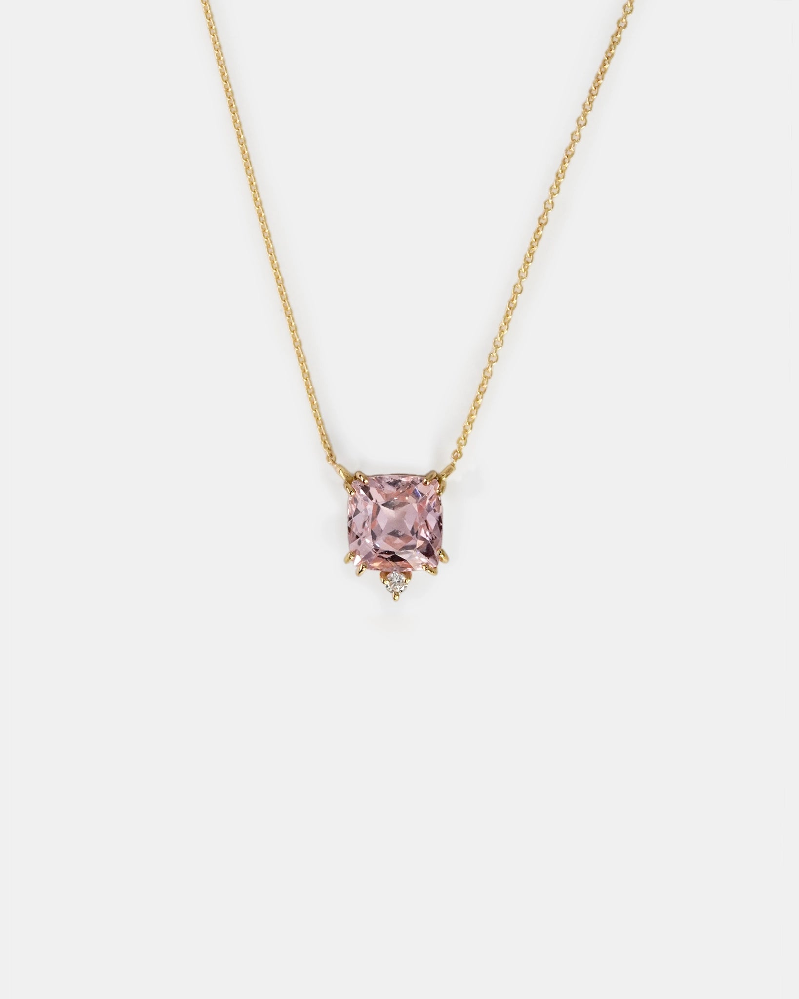 Collana in oro giallo con quarzo rosa quadrato e diamante bianco